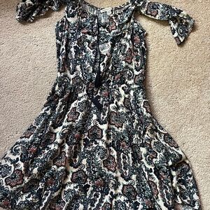 American Eagle Outfitters Off-Shoulder Paisley Maxi Dress in Cream, Navy, Rust